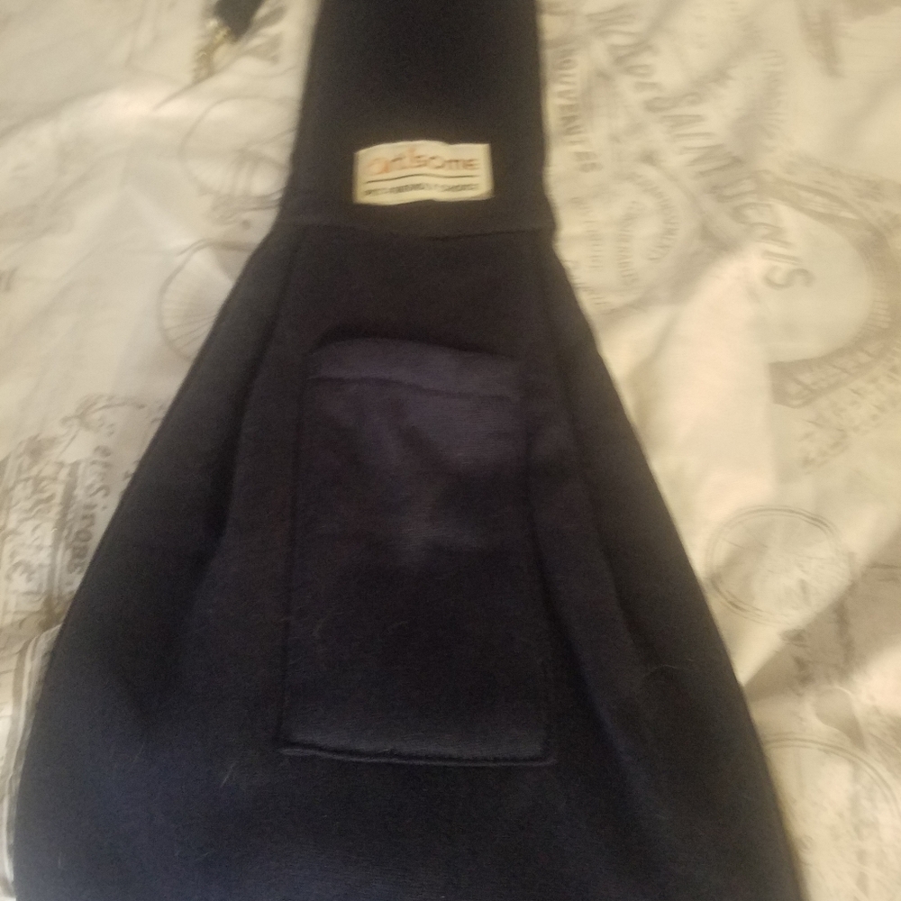 Dog shoulder carrier